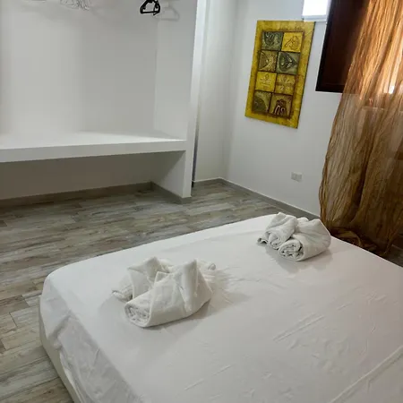 Ferienwohnung L'Arco Di Porta Lecce Brindisi Exterior foto