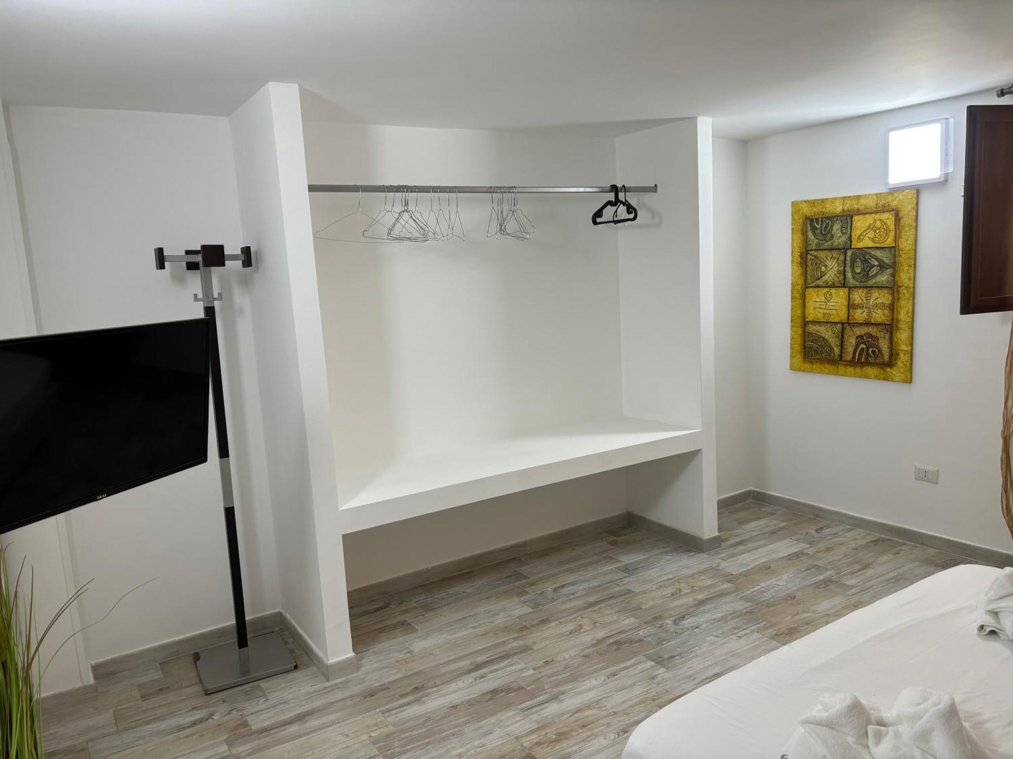 L'arco Di Porta Lecce Apartment *